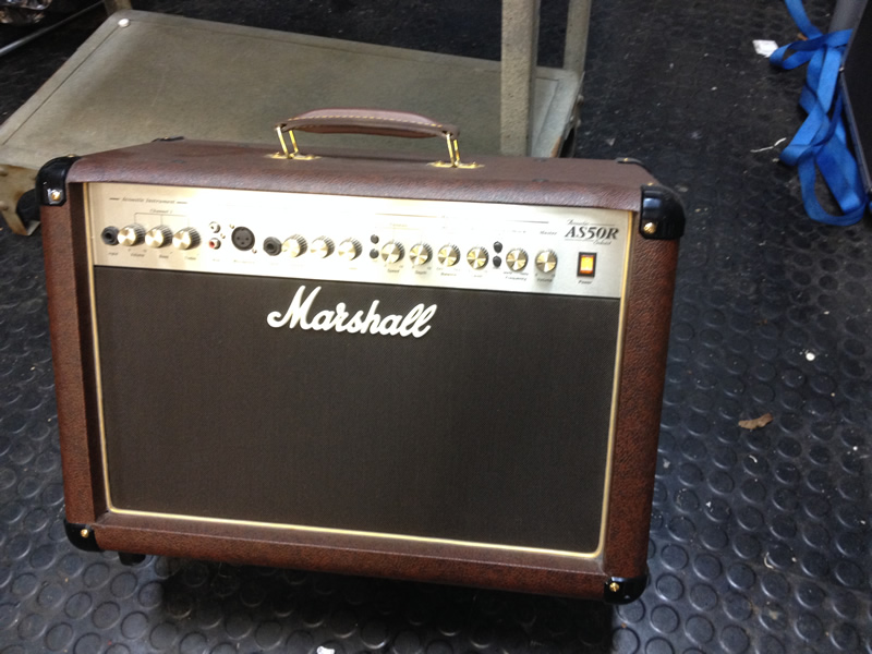 Marshall AS50R vahvistin akustiselle soittimelle.